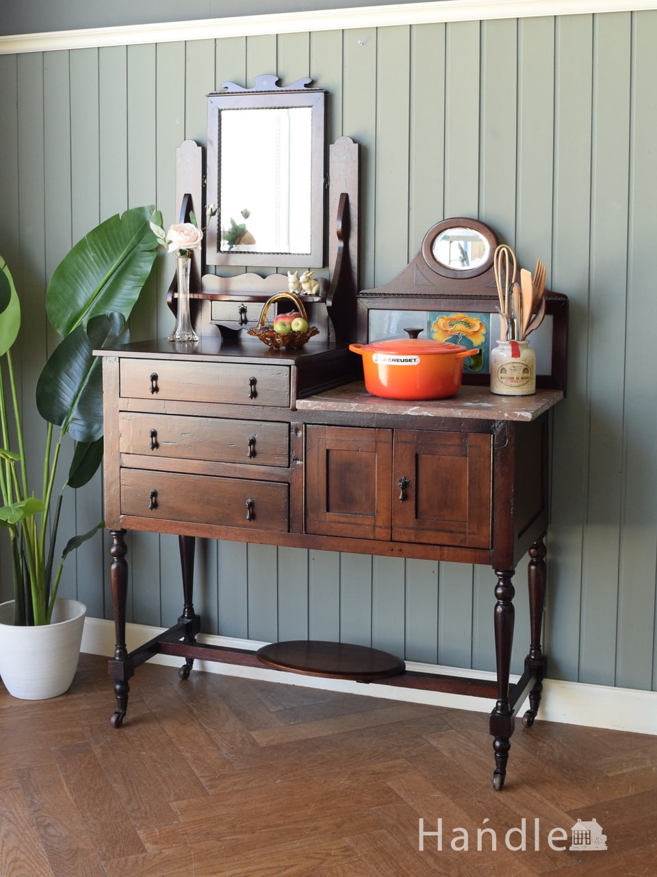 英国アンティークのおしゃれなドレッサーチェスト、マホガニー材の豪華