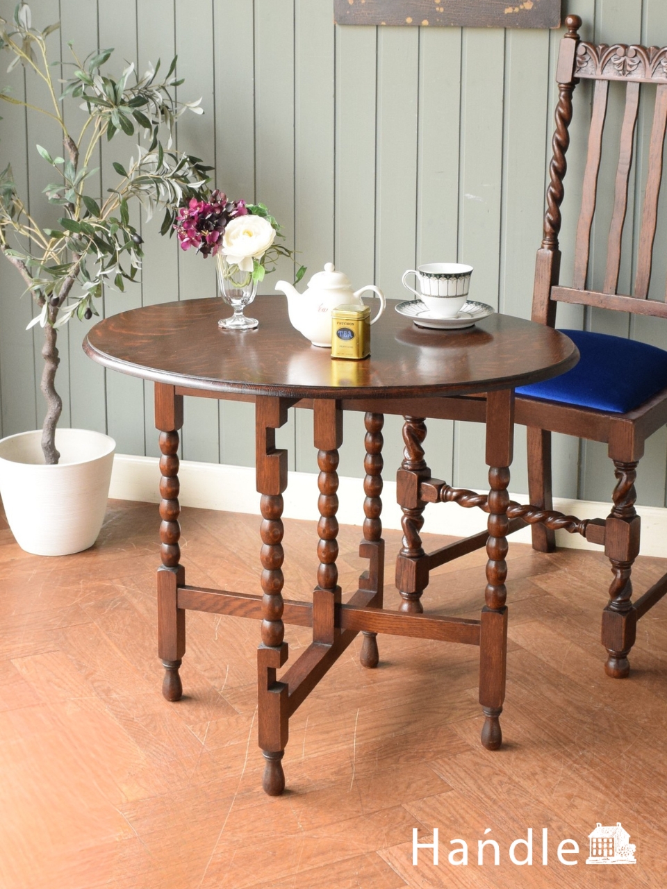 英国アンティークの折りたたみテーブル、ボビンレッグの