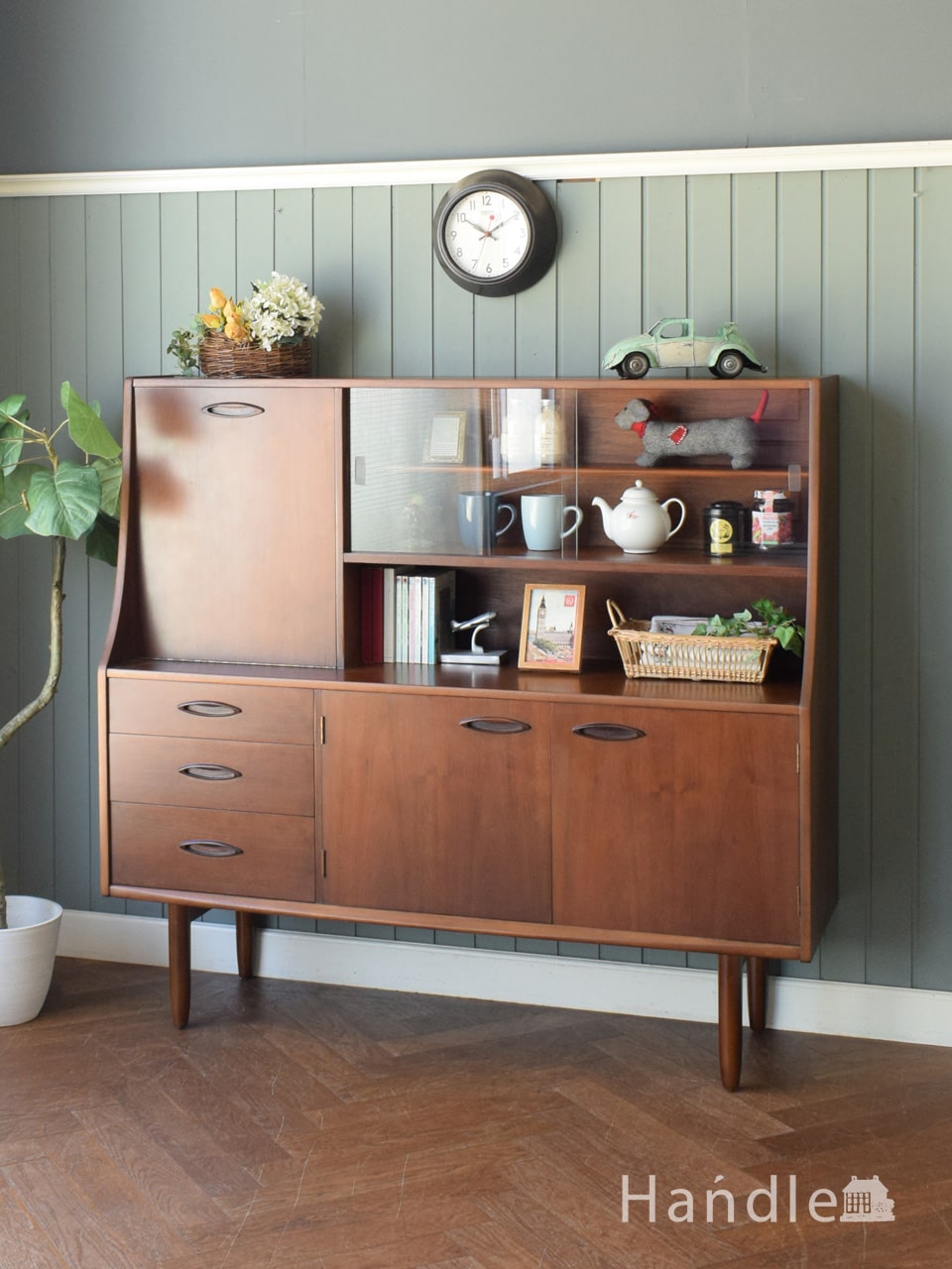 ミッドセンチュリースタイルのビンテージ家具、イギリスJentique社の