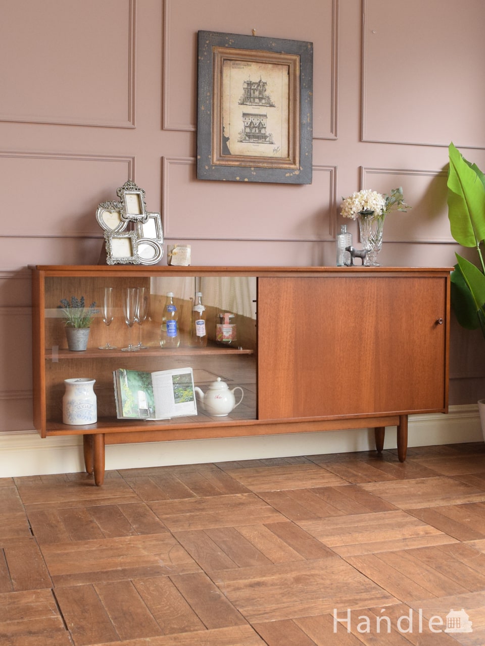 イギリスから届いたビンテージボード、北欧スタイルのおしゃれなガラス