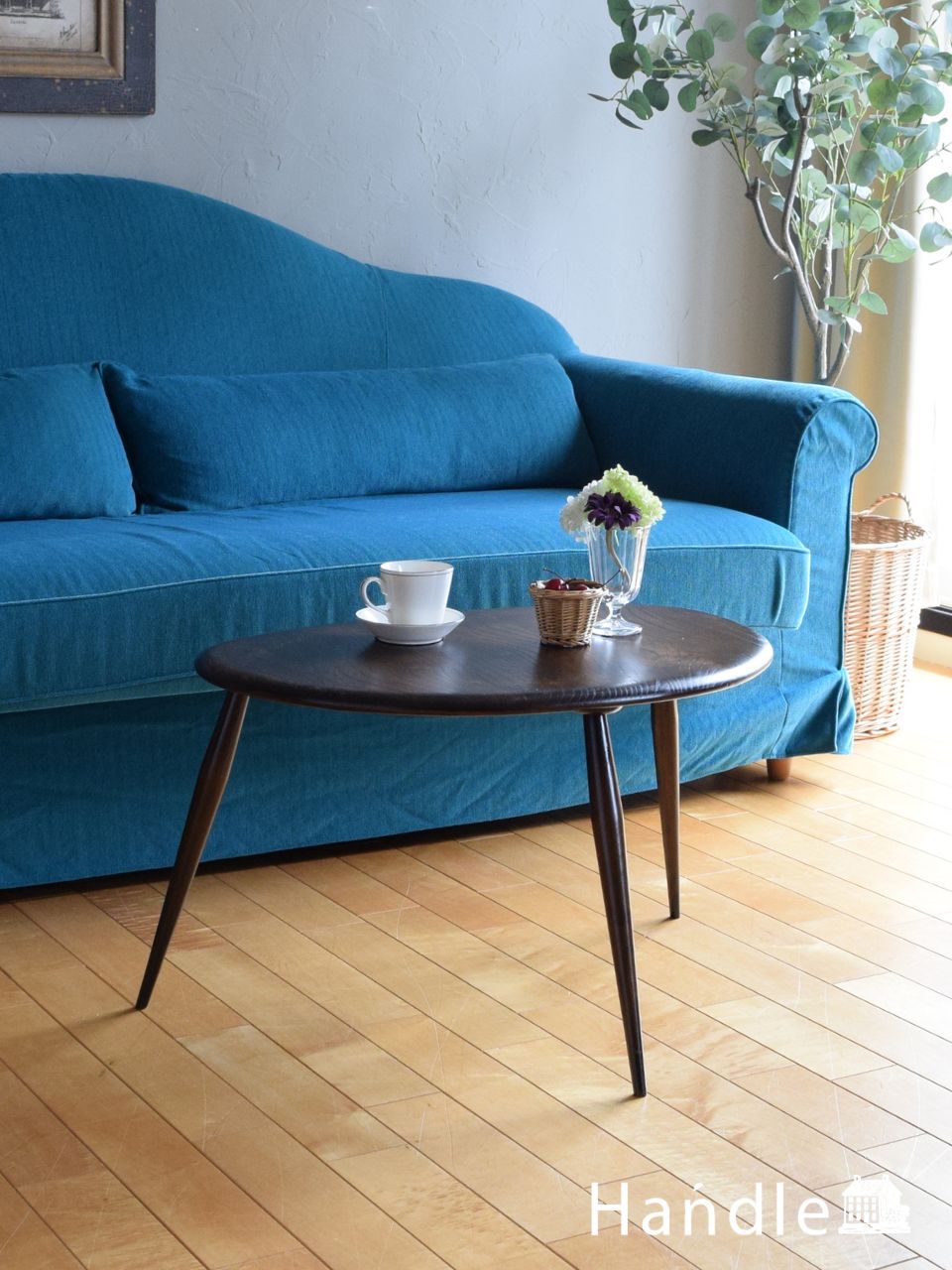 アーコールのビンテージ家具、使いやすいサイズのサイドテーブル(m