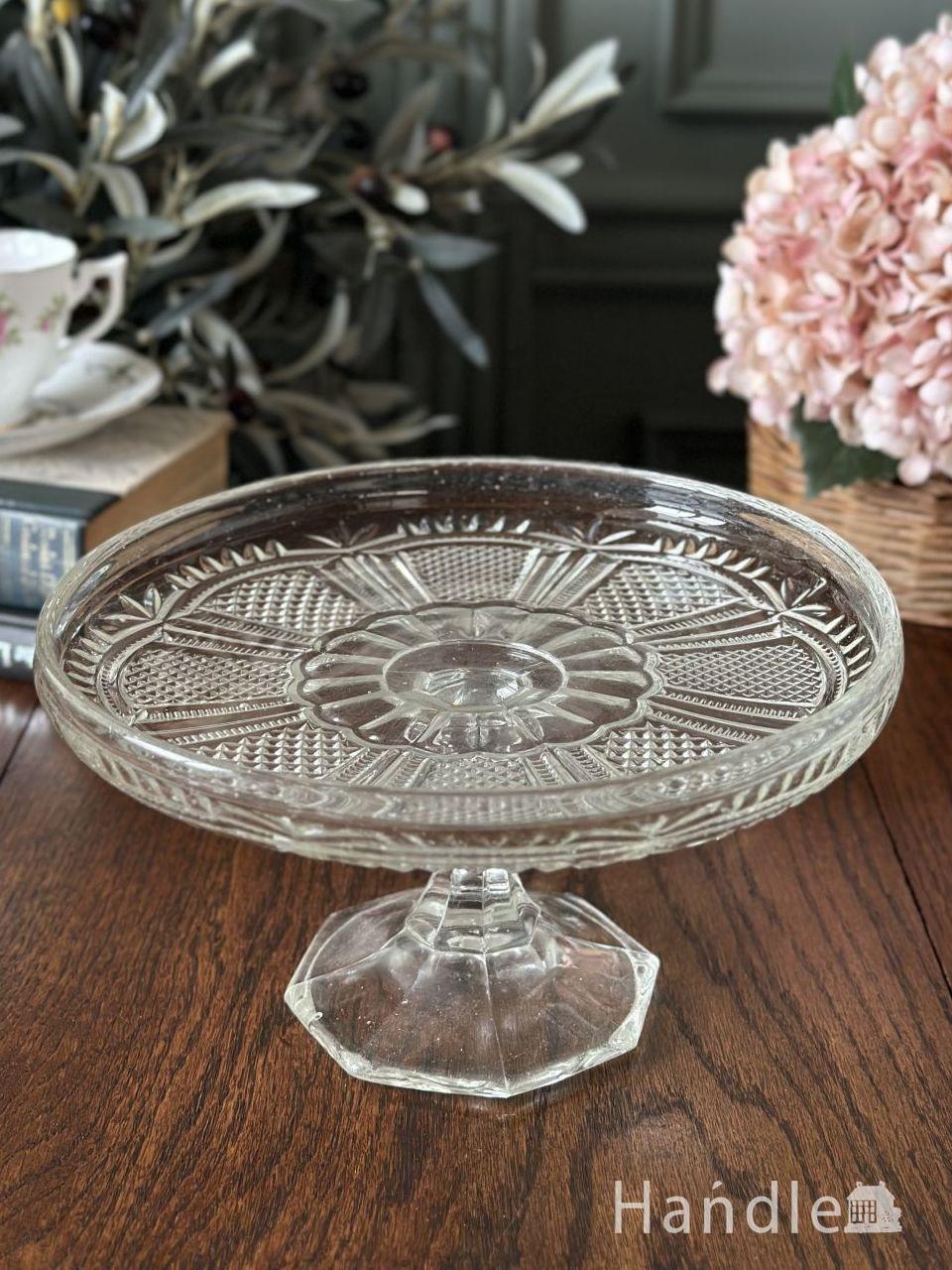 お花の模様のアンティークガラス、英国から届いたおしゃれなケーキ