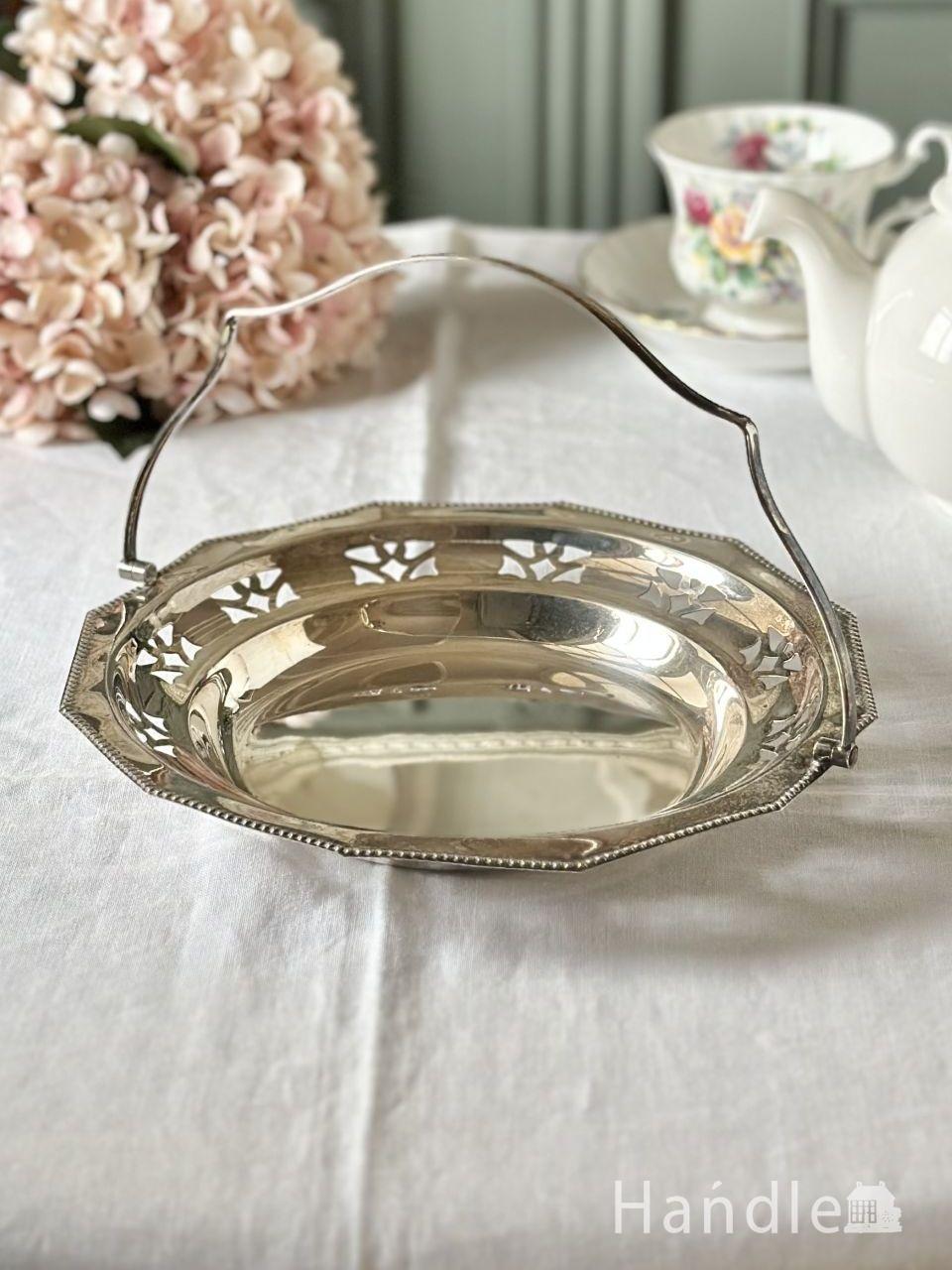 フランスから届いたオシャレなバスケット、透かし編みデザインが可愛い