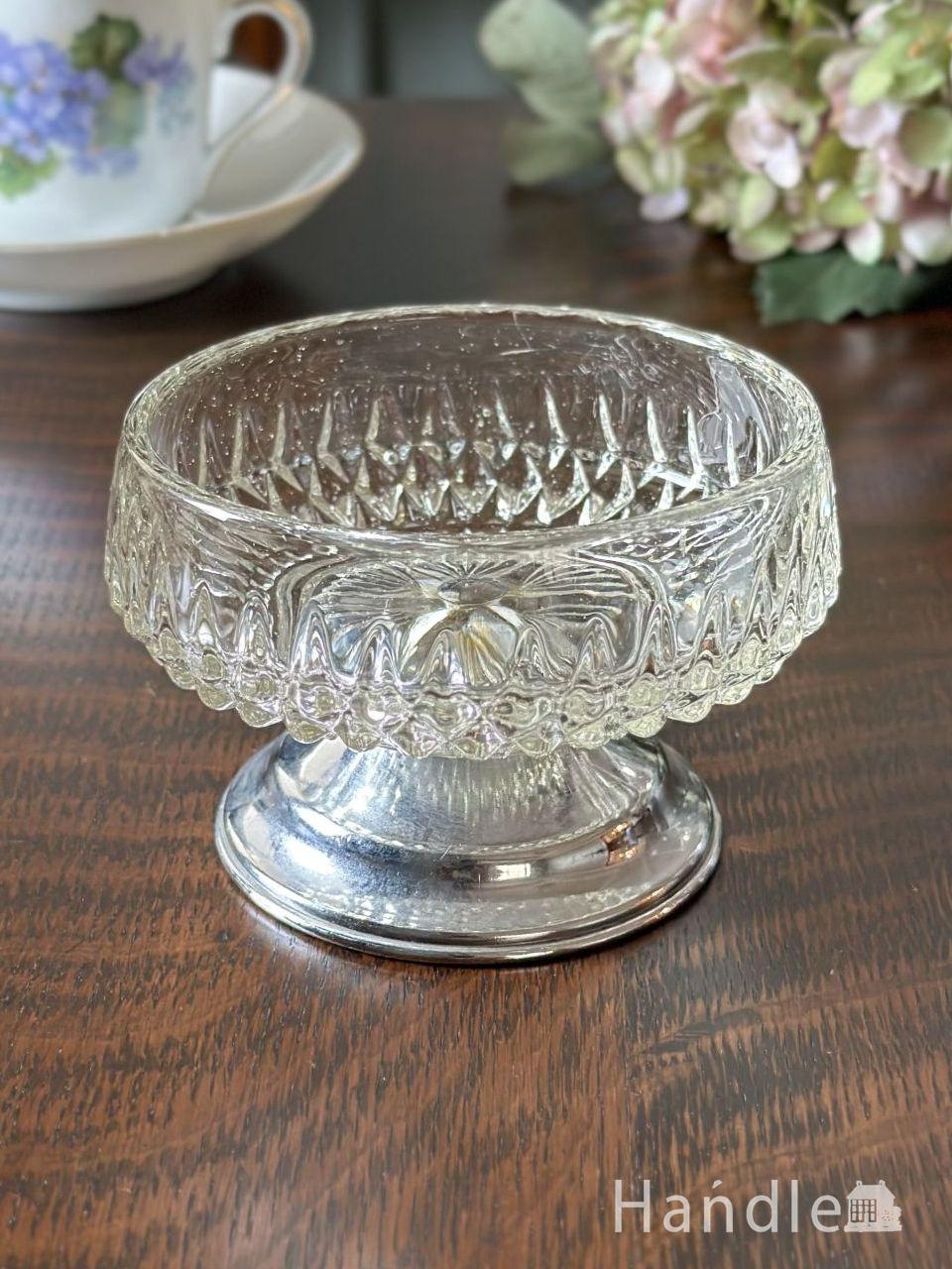 オパールセントガラスの美しいアンティーク、クランベリー色の