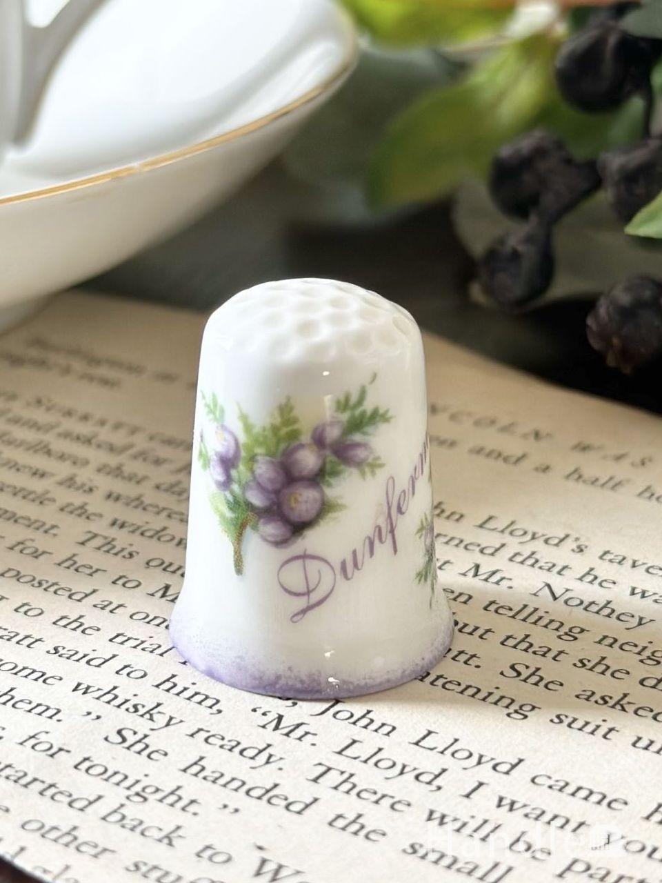 ロイヤルドルトン社のアンティークの陶花、ボーンチャイナのフラワー