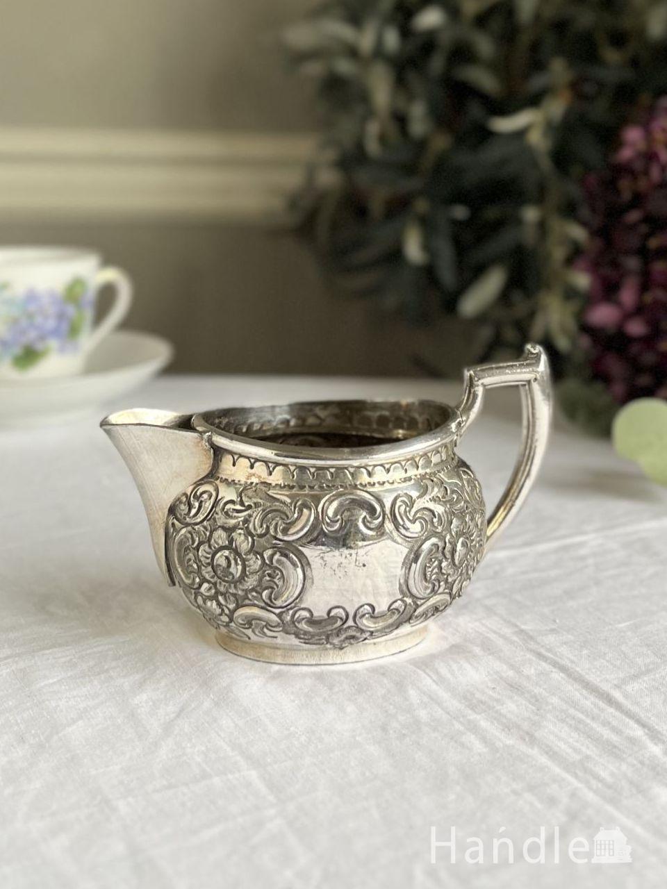 英国アンティークのガラス食器、ミニサイズが可愛いミルクピッチャー