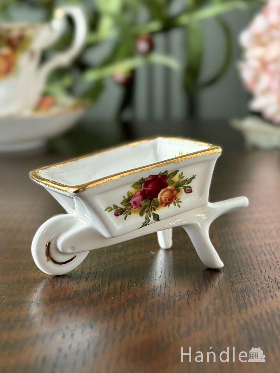 イギリスから届いた真鍮製の馬具飾り、汽車モチーフのアンティーク