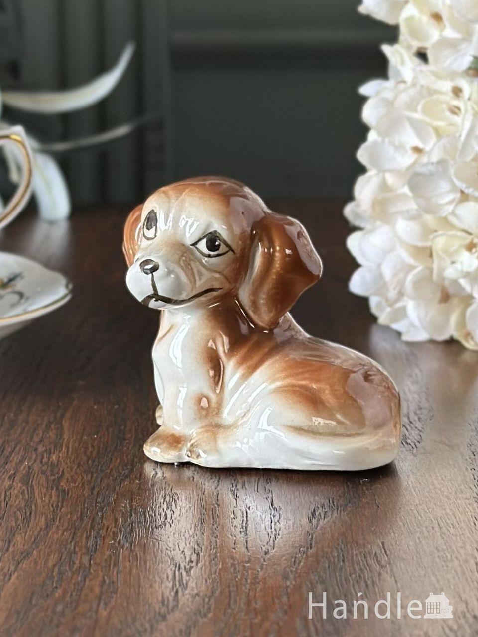 イギリスで見つけたアンティークのオブジェ、可愛いイヌのフィギュリン