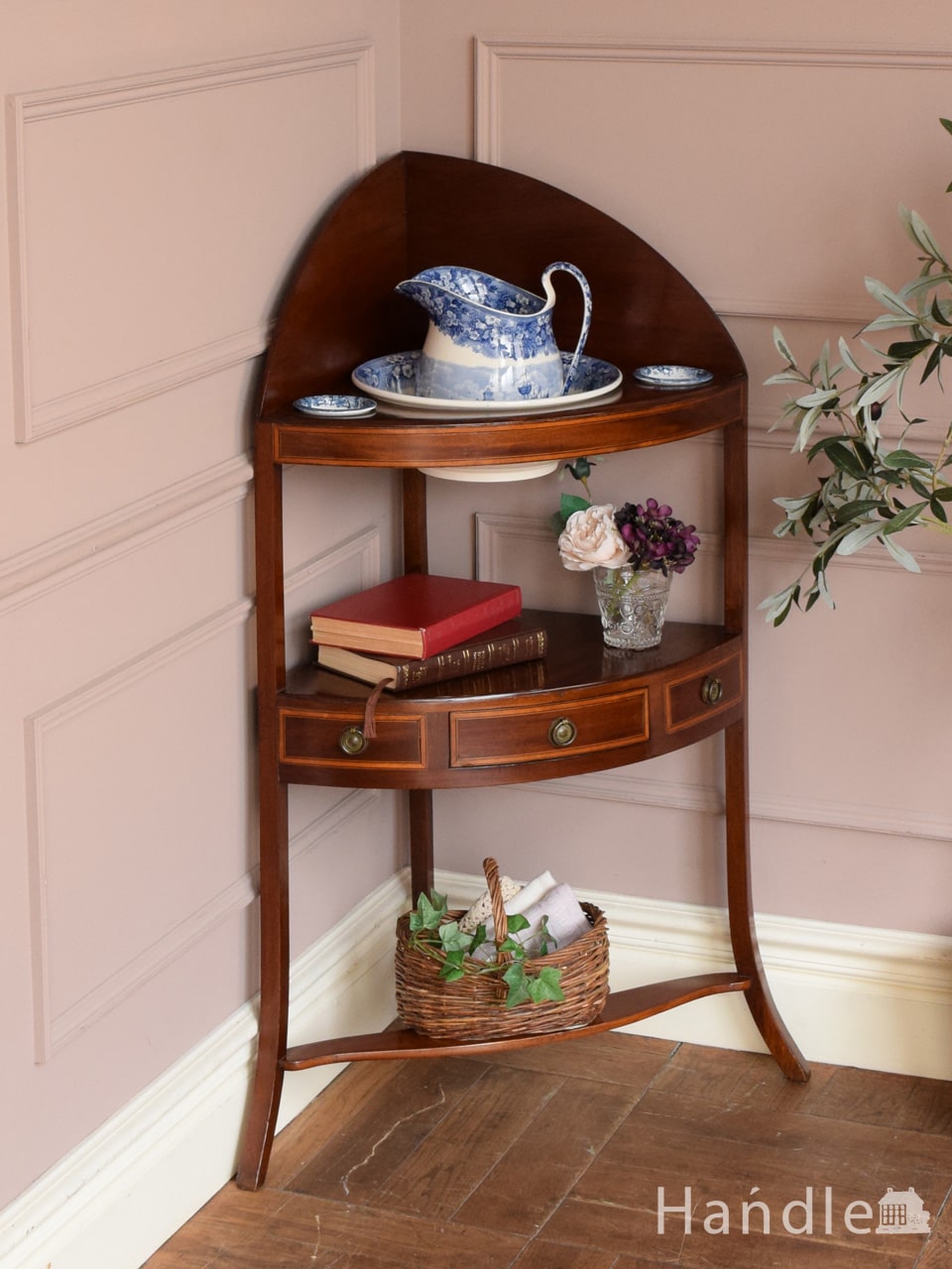 英国スタイルのアンティーク家具、オープン棚のブックシェルフ（本棚