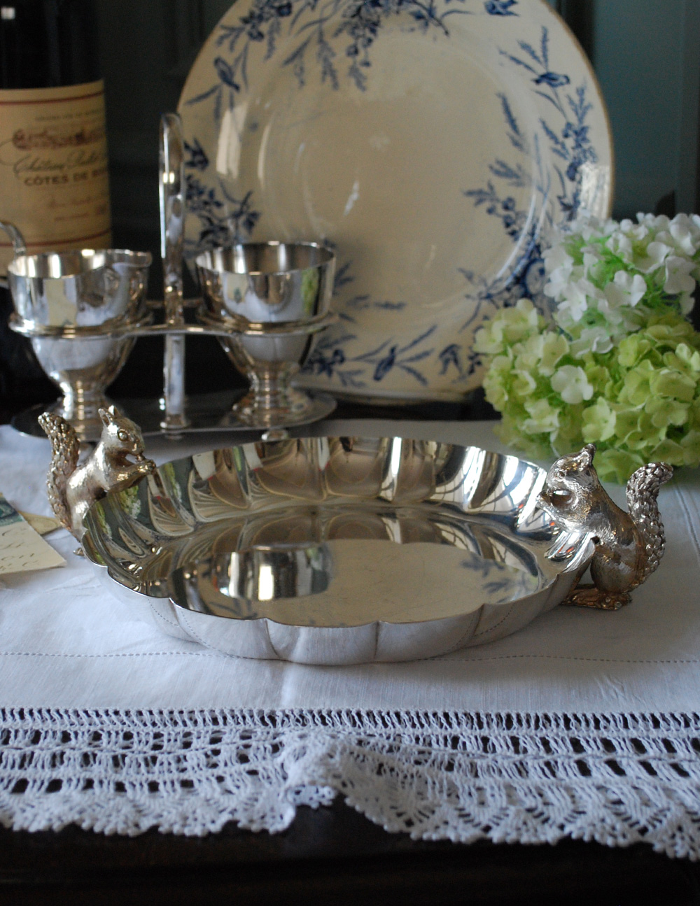 英国の銀食器、リスが可愛いSheffield(シェフィールド)のナッツ