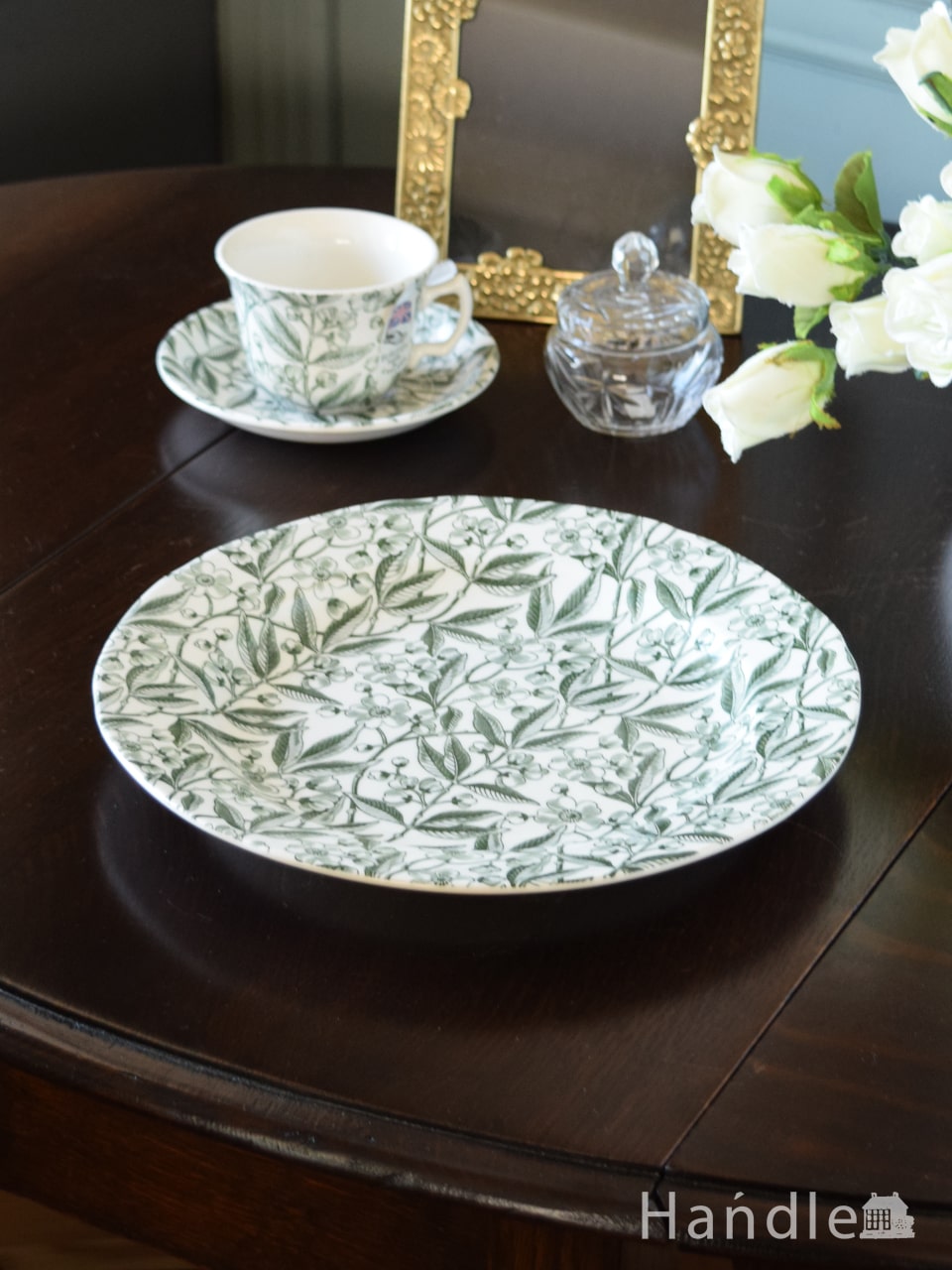 イギリスから届いたバーレイ社の食器、グリーンプルナス（Green Prunus