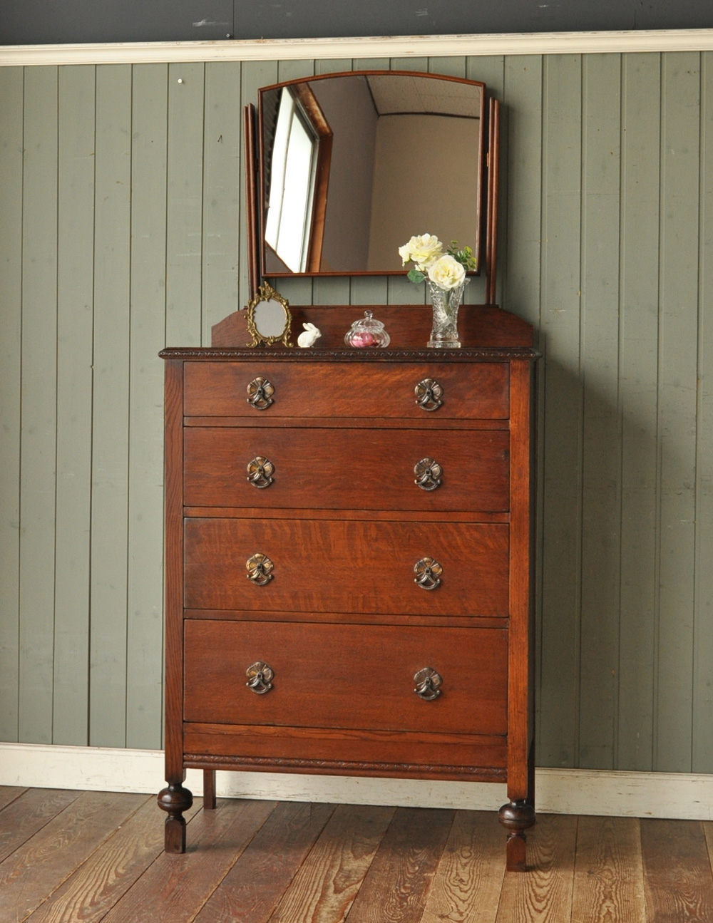 一石二鳥の優れたアンティーク家具、ドレッシングチェスト（ドレッサー