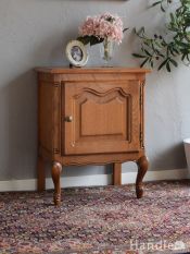 フランスのアンティーク家具、おしゃれな猫脚のサイドキャビネット(j