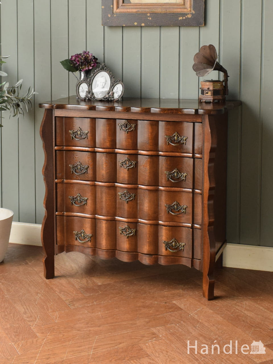 英国ロココ様式のおしゃれなアンティーク家具、マホガニー材の