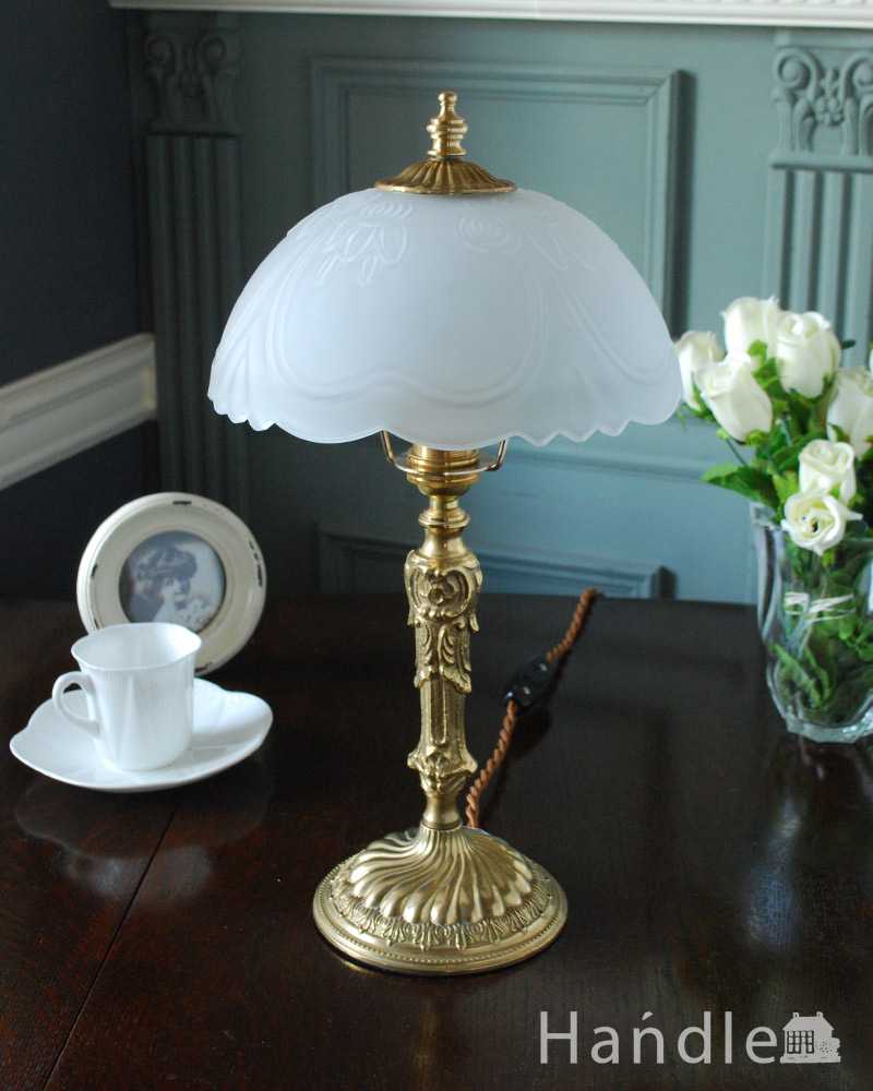 キラキラ輝く美しい真鍮製のスタンドライト、Handleのオリジナル
