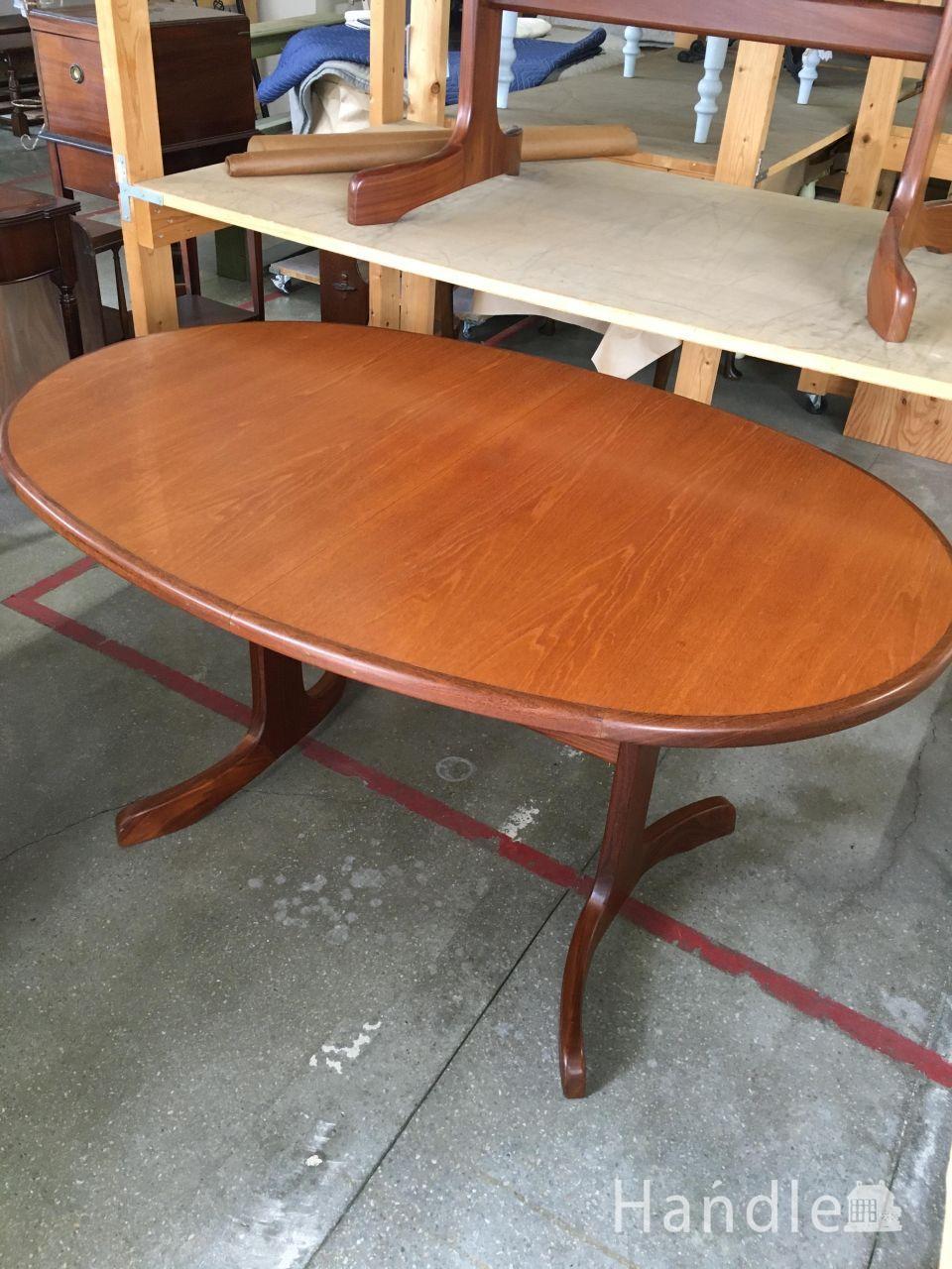 G-planの伸長式ダイニングテーブル、北欧スタイルのおしゃれな