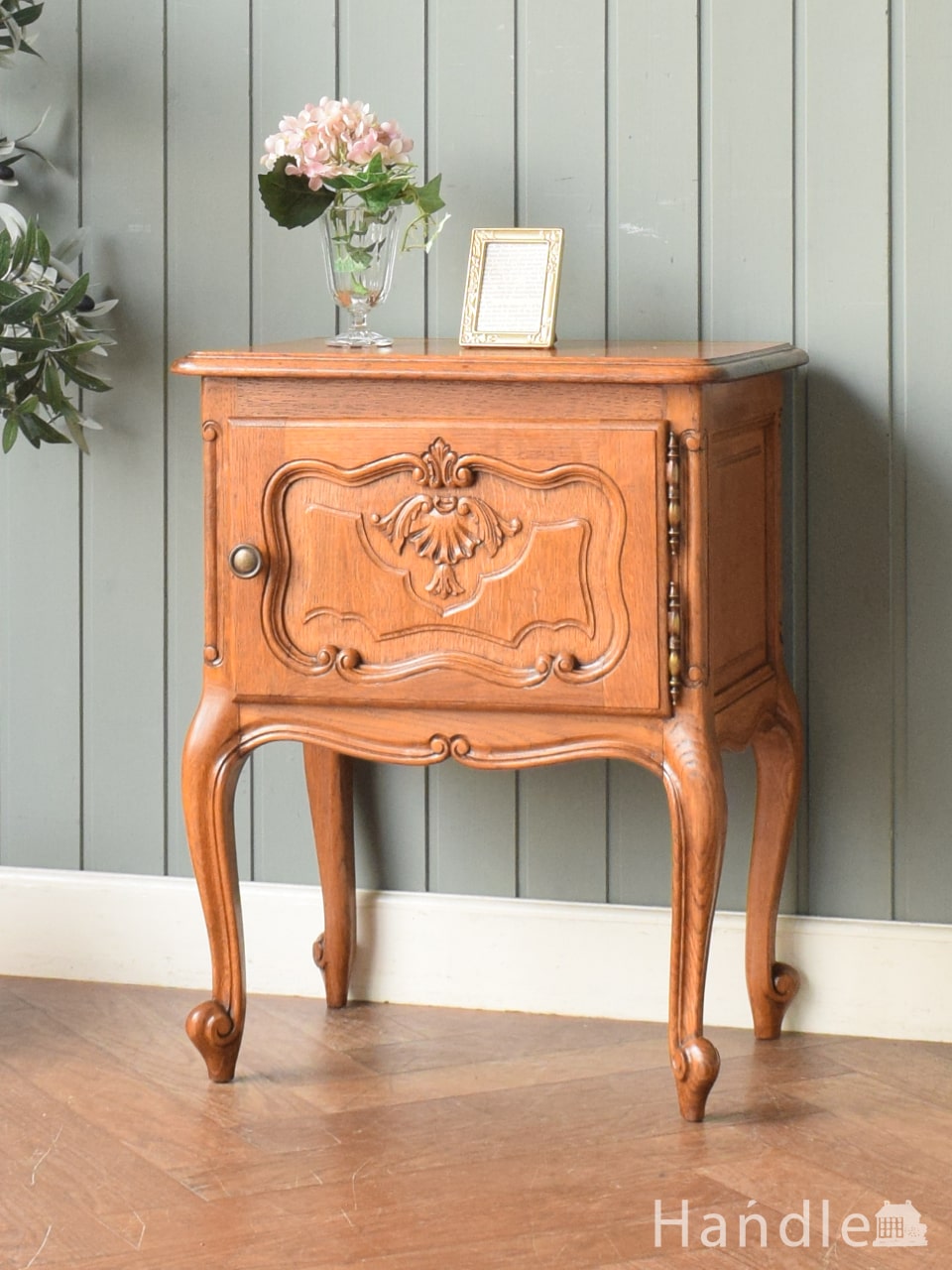 寝室で使えるヴィンテージ家具、チーク材のベッドサイドキャビネット(x