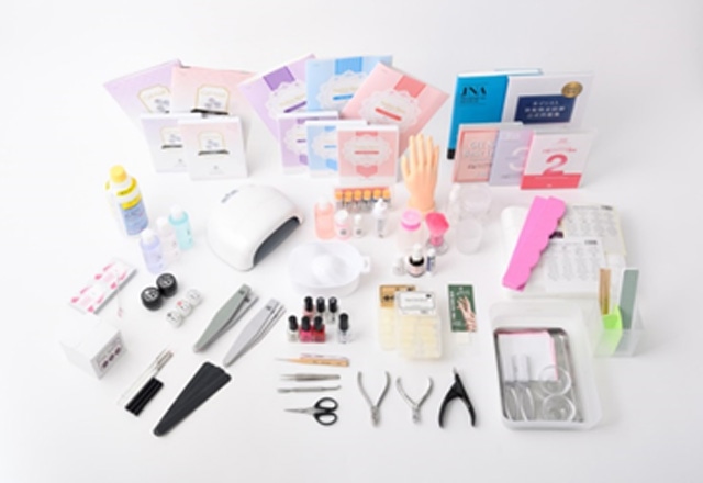 本気でネイル始めるなら、ヒューマンの通信で決まり！|ヒューマン