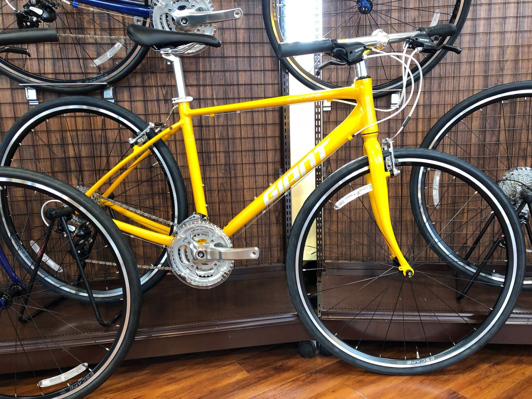 定番クロスバイク「GIANT ESCAPE R3」でスポーツ自転車デビューしま