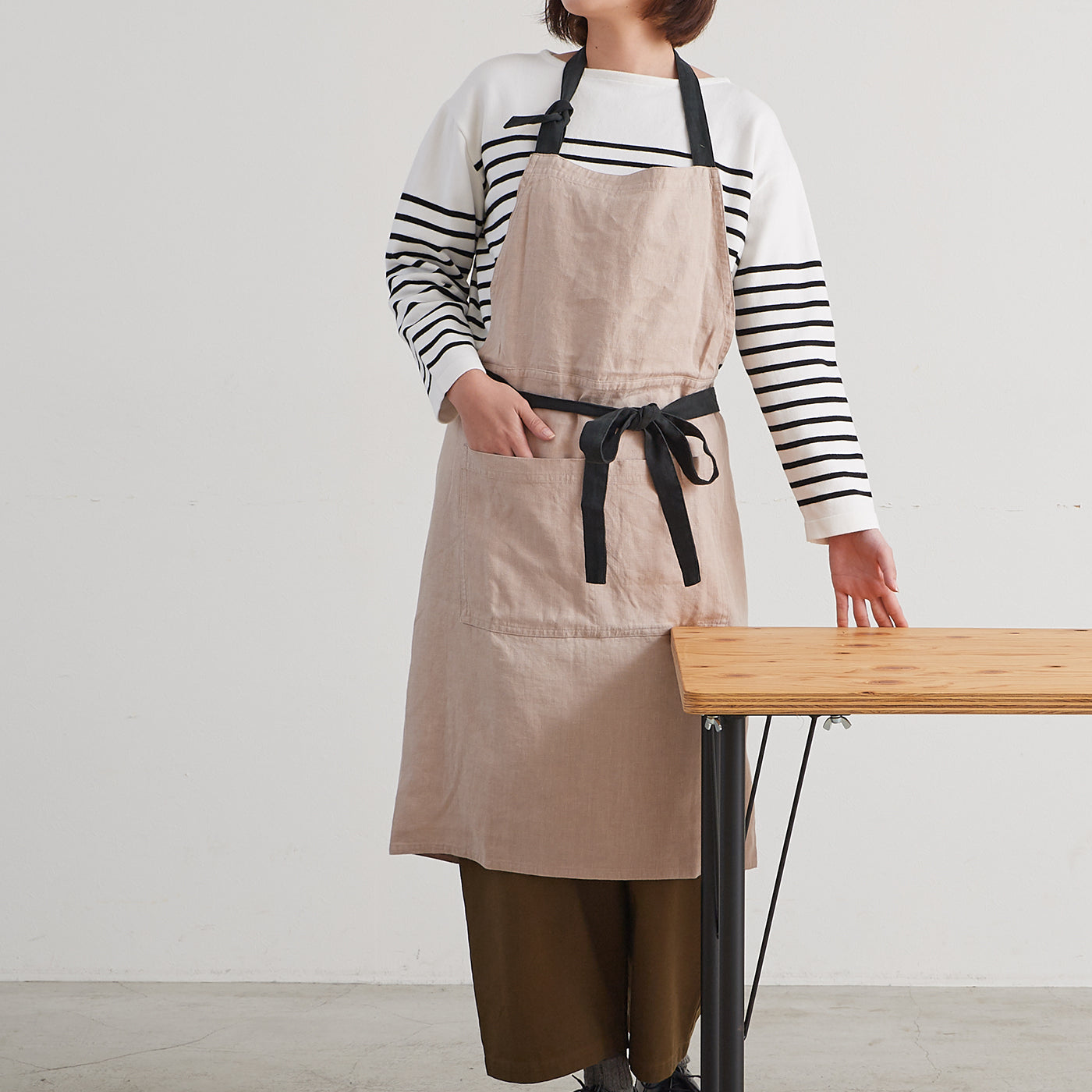 teint テイント］ #011 Linen Bicolor Cafe Apron リネン バイカラー