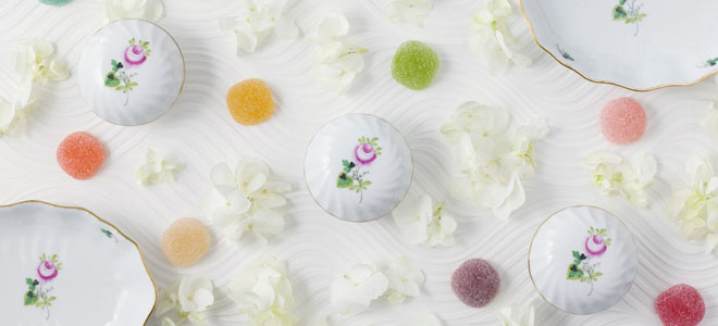 透かしボンボン入れ