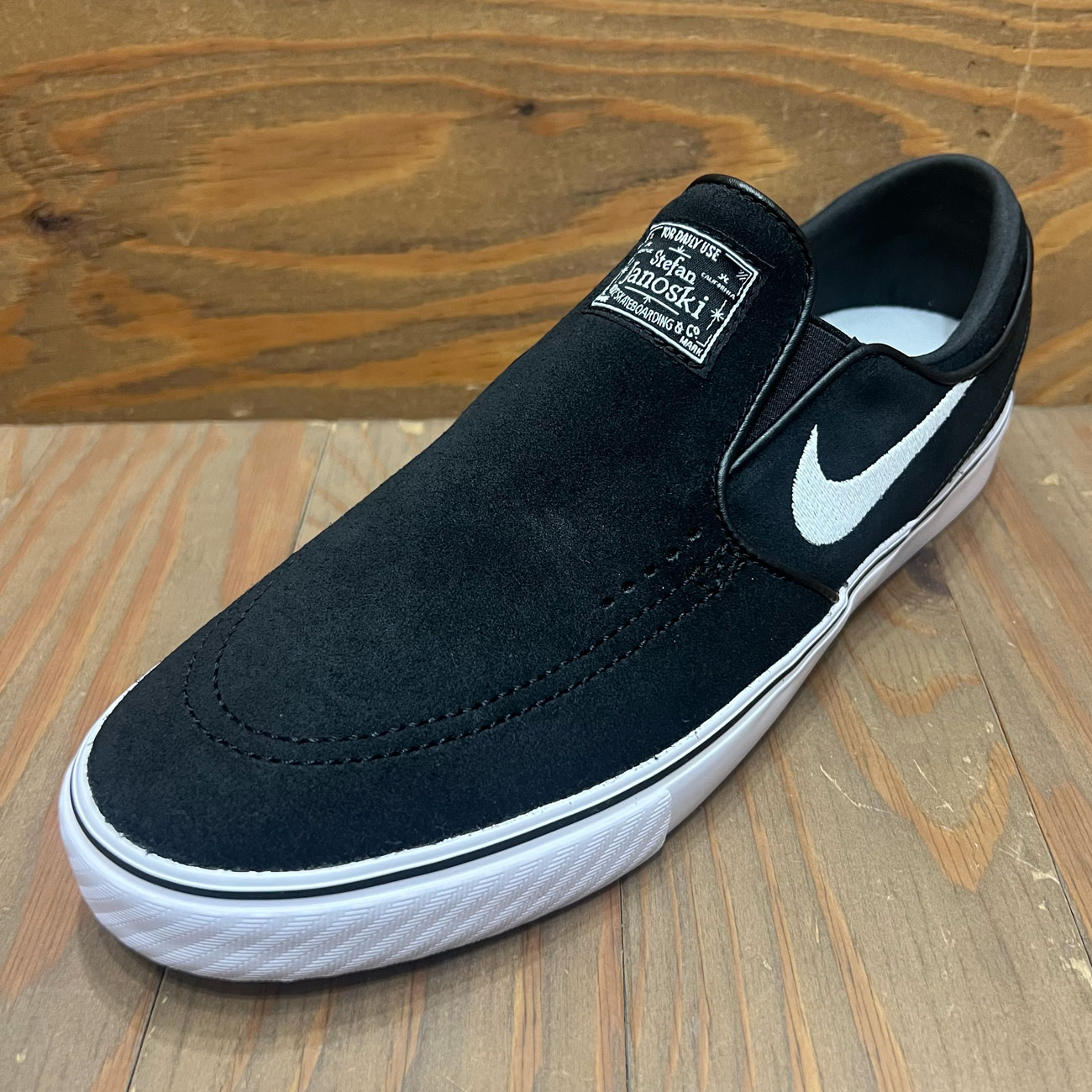 NIKE SB JANOSKI ＋SLIP BLACK/WHITE | 東京のスケートボードショップ