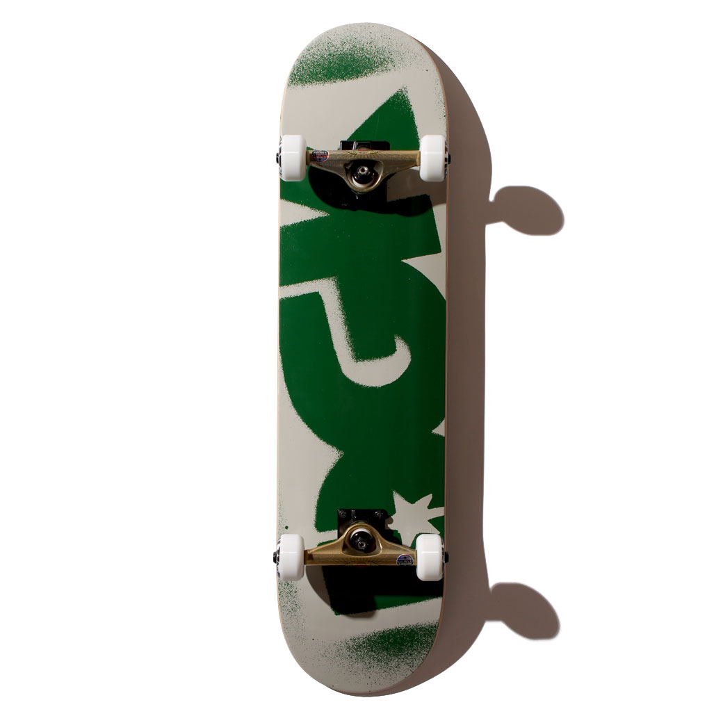 スケボー初心者におすすめのコンプリートデッキ DGK 7.75インチ