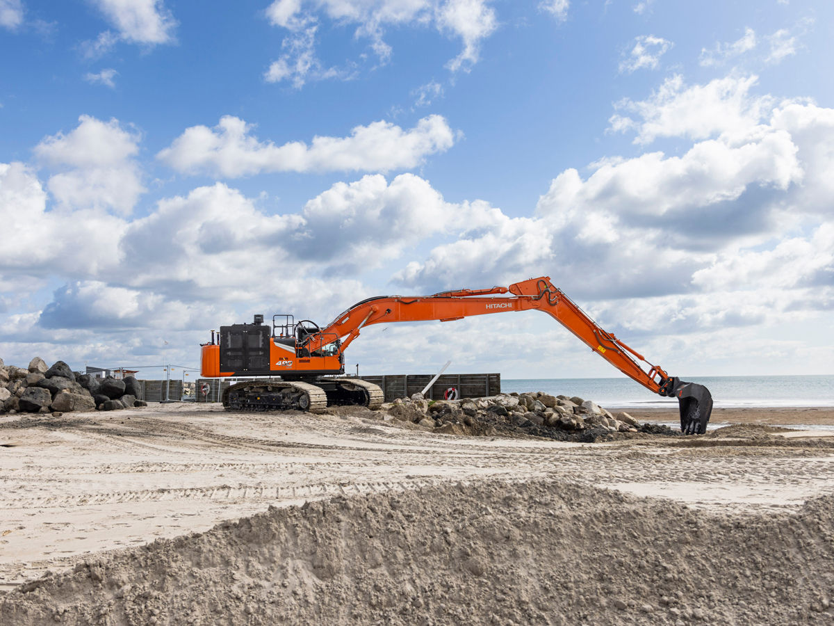 ZX240LC-5G-SLF Super long front excavators - HitachiCM Europe