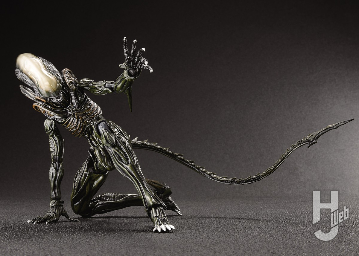 Yoshi.氏オリジナルデザインの「ゼノモーフ」が海外トイファンお馴染み