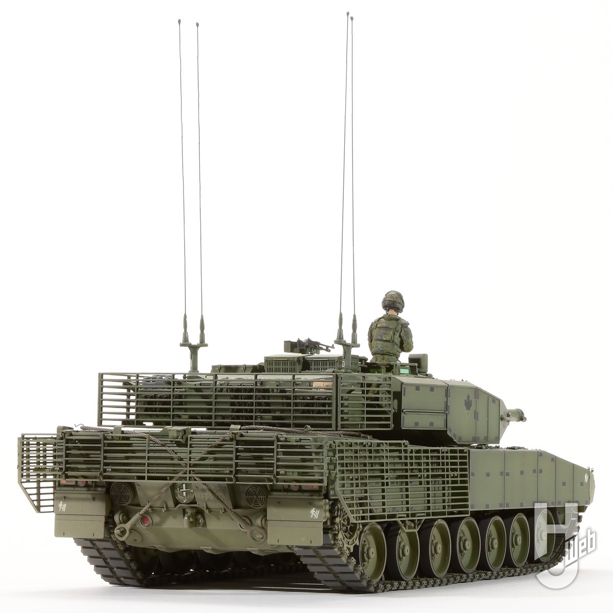 ホビーボス「レオパルト 2A4M」をリトアニアへの派遣車両をイメージし