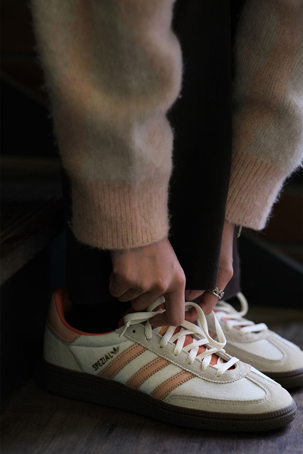 adidas - HANDBALL SPEZIAL WMNS Cream White/Powder Coral 【JI2649