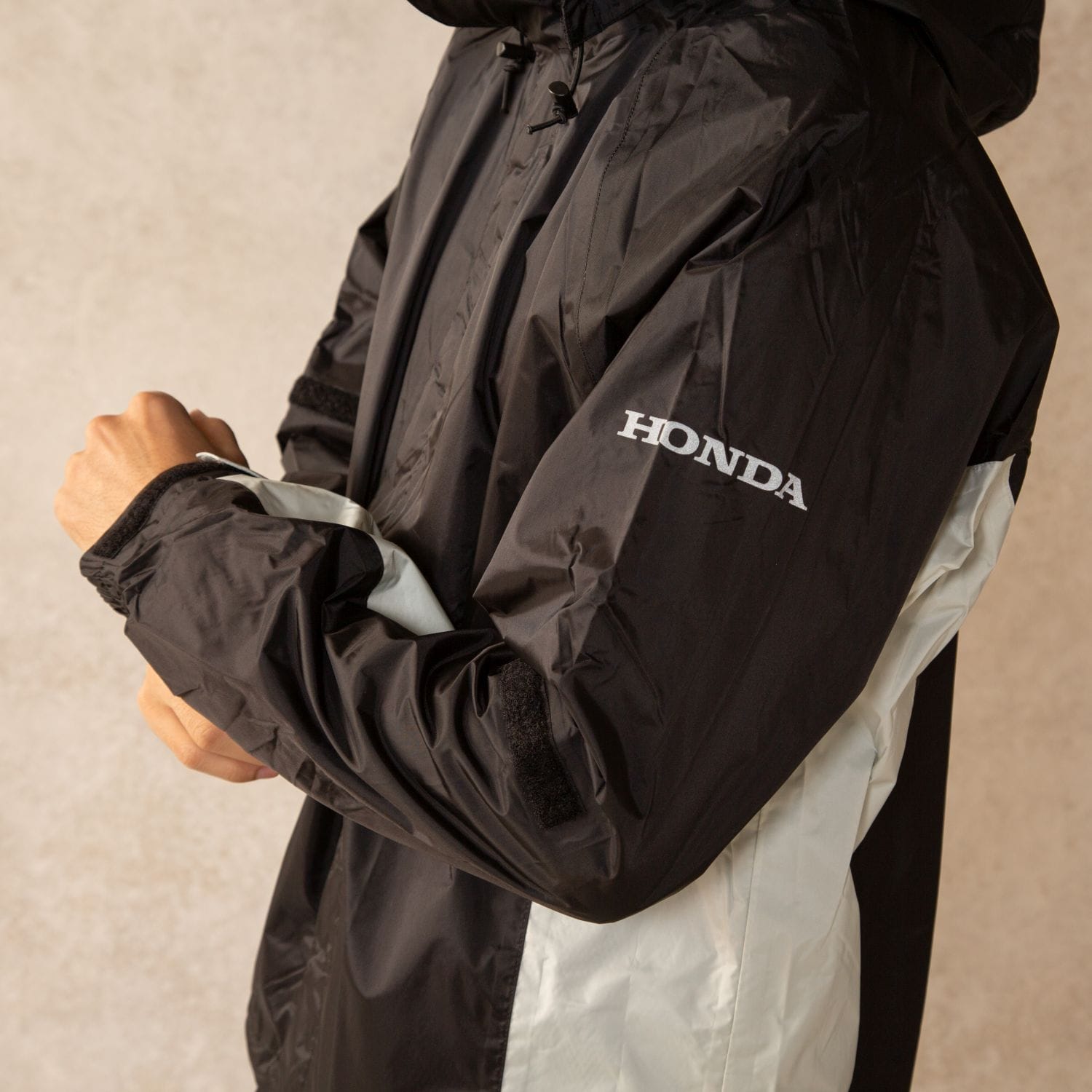 アーバンレインスーツ(S レッド): ウェア・グッズ｜HondaGO BIKE GEAR