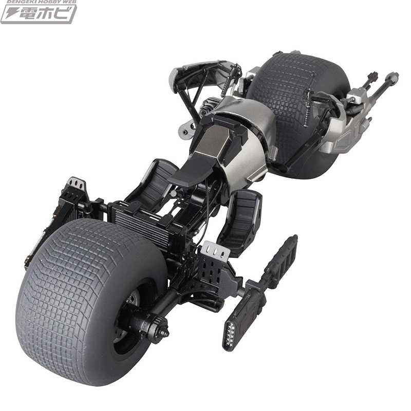 闇の騎士”が駆る最強バイク！「MAFEX BATPOD」はバットマンが搭載可能