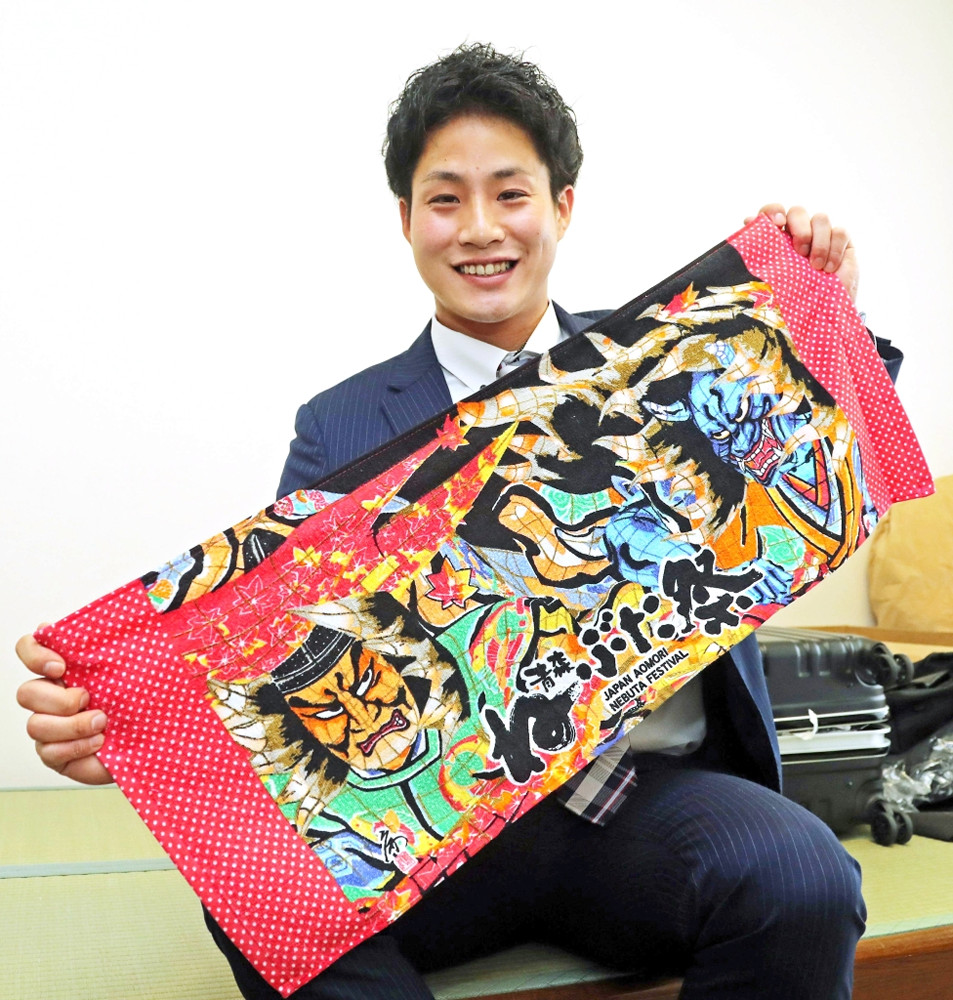 阪神】ドラフト3位・木浪 地元・青森のねぶたタオルを持参し入寮