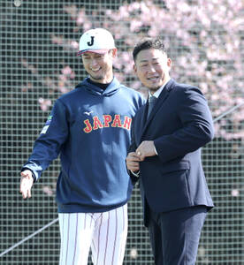 侍ジャパン】背番号「7」阪神・佐藤輝明が練習参加「村神様が逆方向に