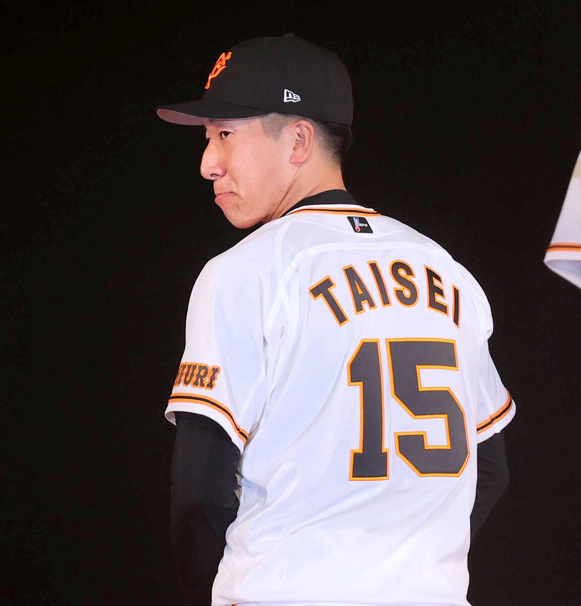 巨人】ドラフト1位・大勢、ユニホーム姿を初披露 背中に