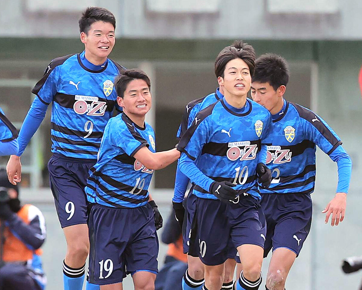 勝ってもピンチ大津に届いた支援の輪 高校サッカー公立校唯一の4強で