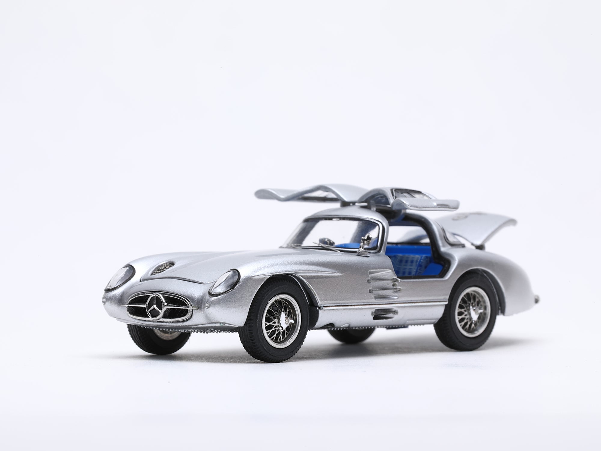 YS Model 1:64 Mercedes-BENZ 300SLR Ulunhot - SIlver – Horizon Diecast