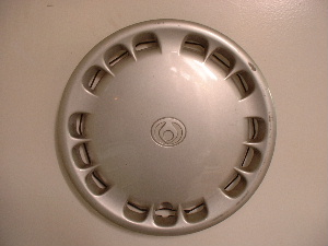 MZ156526 | Mazda 626 | 1993-1997 | 14'' | OEM | Silver - Factory