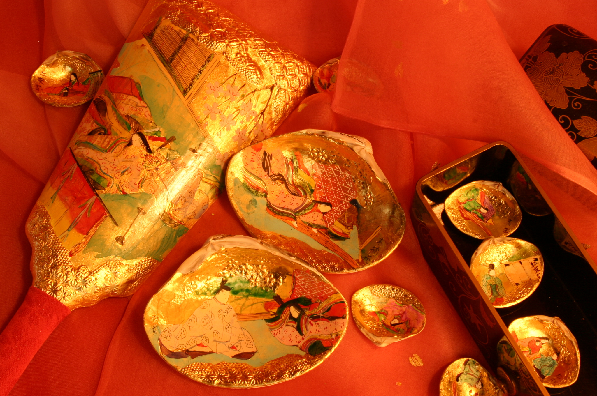 みかわ工房の正月飾りの羽子板見本を紹介