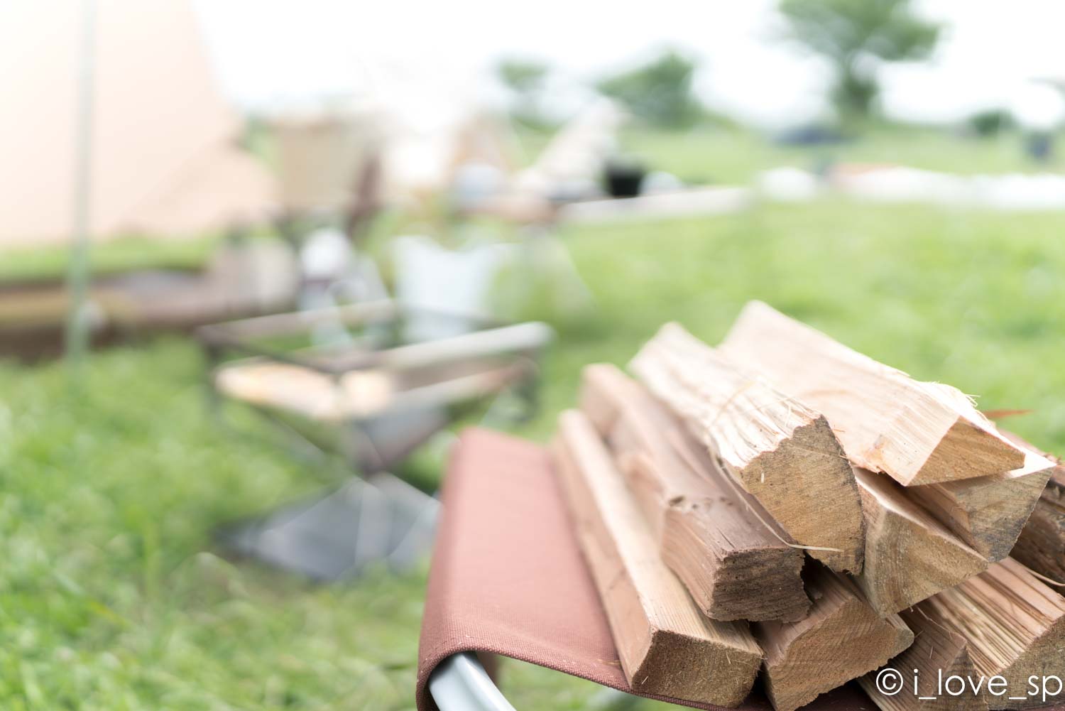 足を乗せるだけじゃない！スノーピークローチェアオットマンの使い方