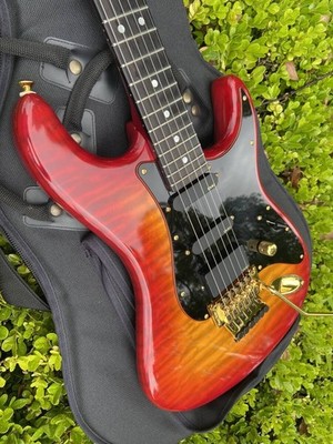 Electric Guitar Valley Arts M Series Steve Lukather Cherry