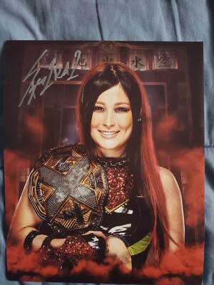 女子プロレス WWE イヨスカイ IYO SKY 直筆サイン入りフォトフレーム