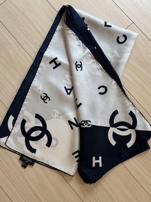 CHANELスカーフ シルク ネイビー ホワイト86cm Chanel Silk Scarf