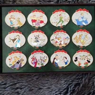 DisneyStore 12 Days of Christmas ピンバッジ Lot - Disney 12 Days
