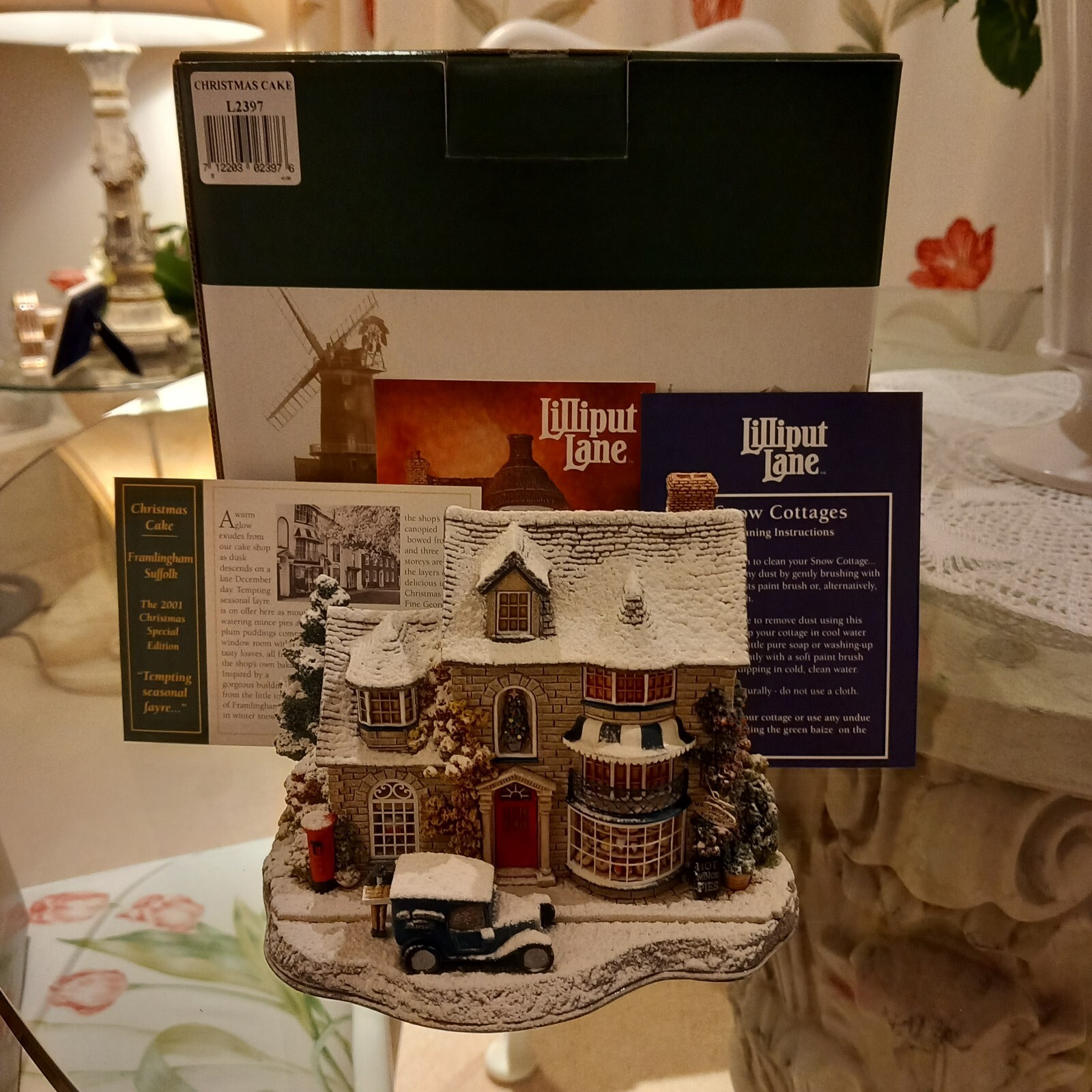 Lilliput Lane - Christmas Cake