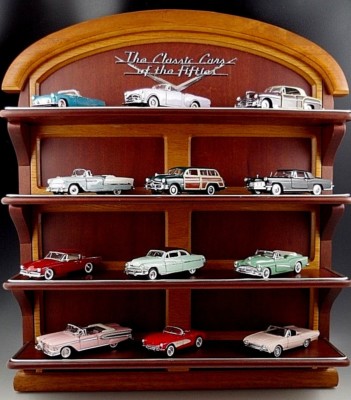 12 FRANKLIN MINT 1:43 SCALE SET CLASSIC CARS WITH DISPLAY SHELF