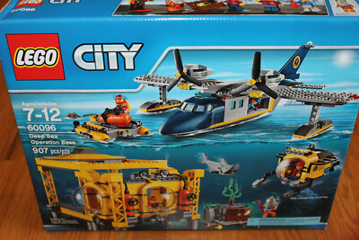 LEGO # 60096 DEEP SEA Operation Base SUBMARINE SEAPLANE 5