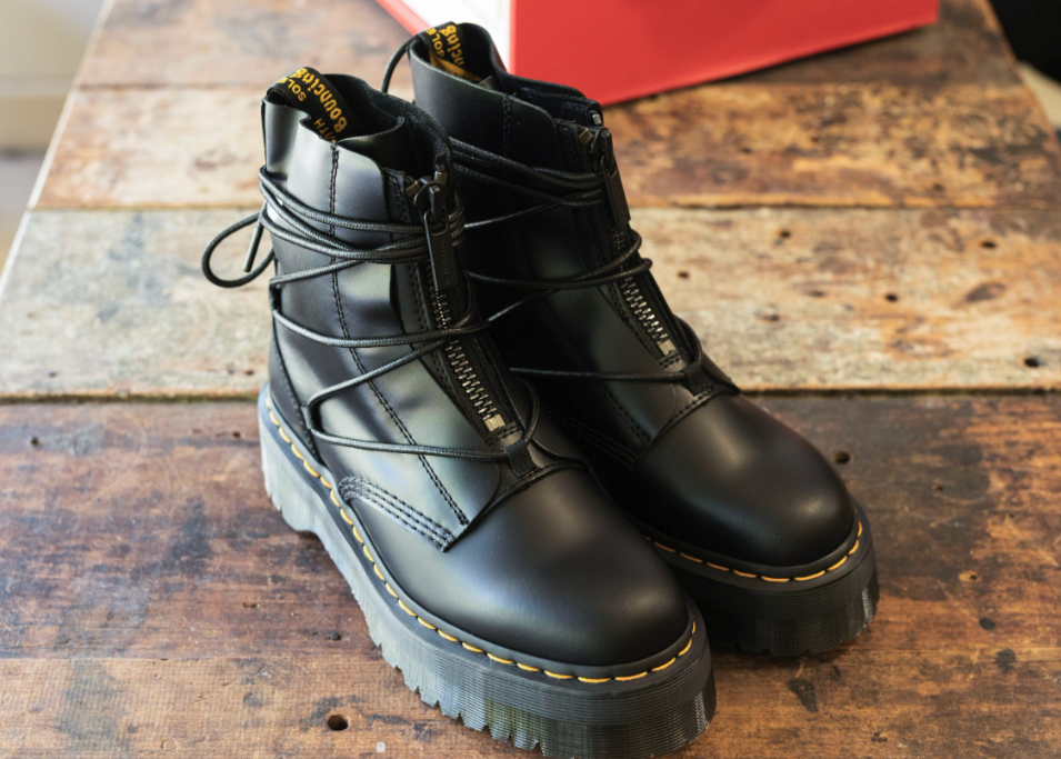 DR. MARTENS JARRICK II LACED ZIP FRONT LEATHER PLATFORMS MSRP$260