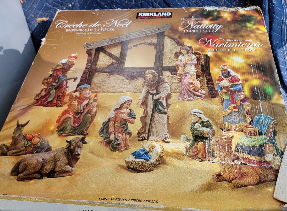 Kirkland Signature Large 13 Piece Nativity Set Wood Style Creche